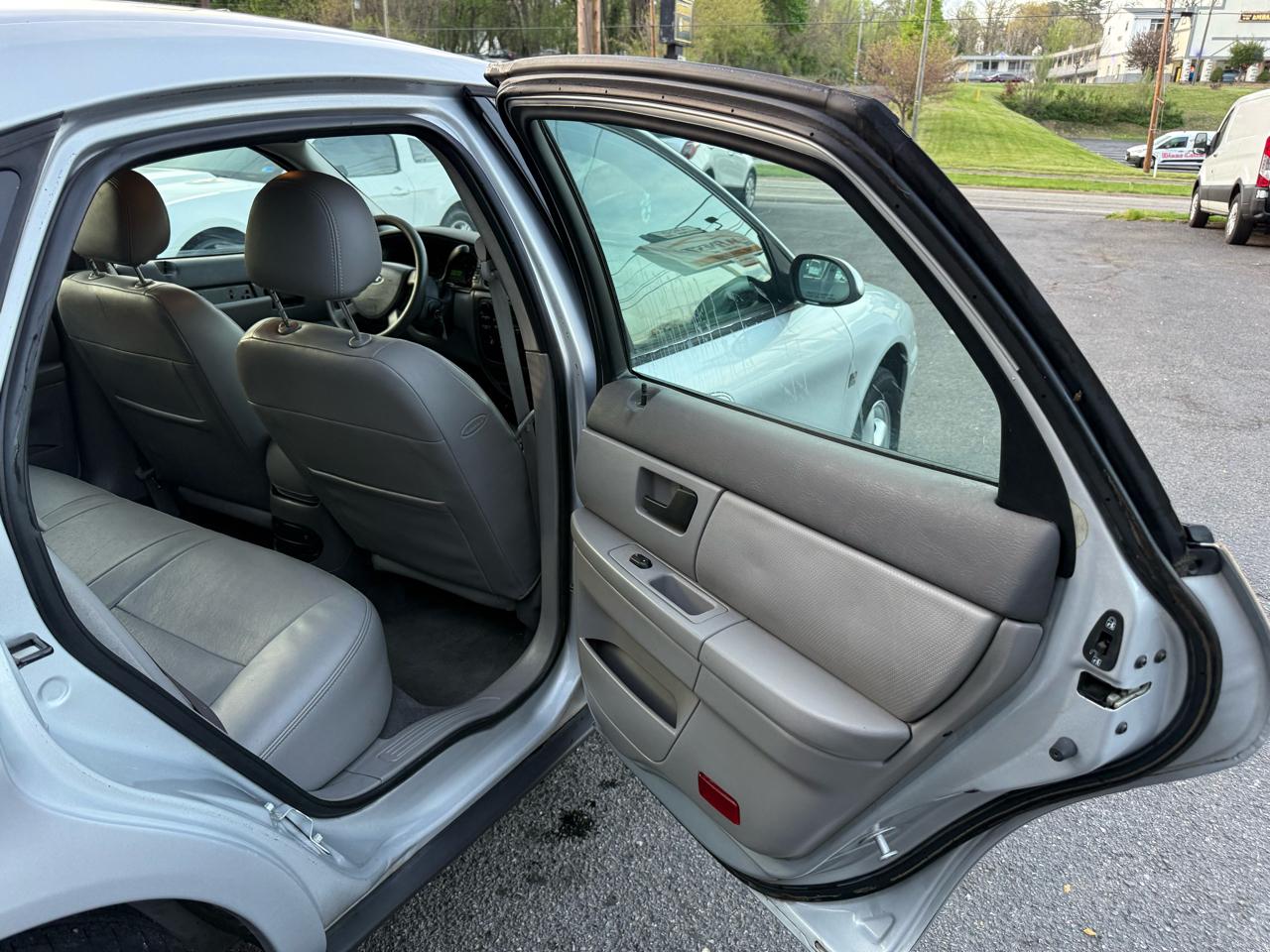 Ford Taurus 4dr Sdn SES 2004