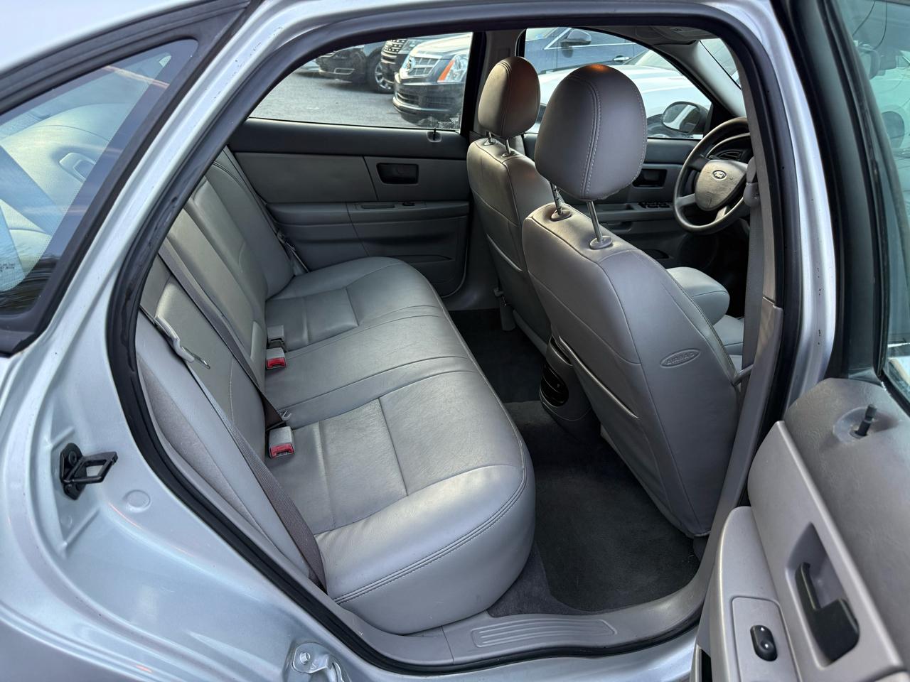 Ford Taurus 4dr Sdn SES 2004