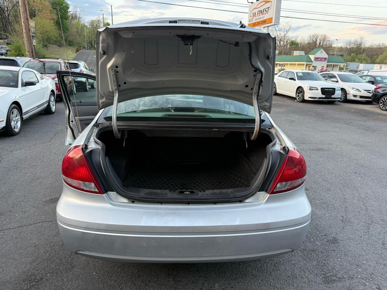 Ford Taurus 4dr Sdn SES 2004