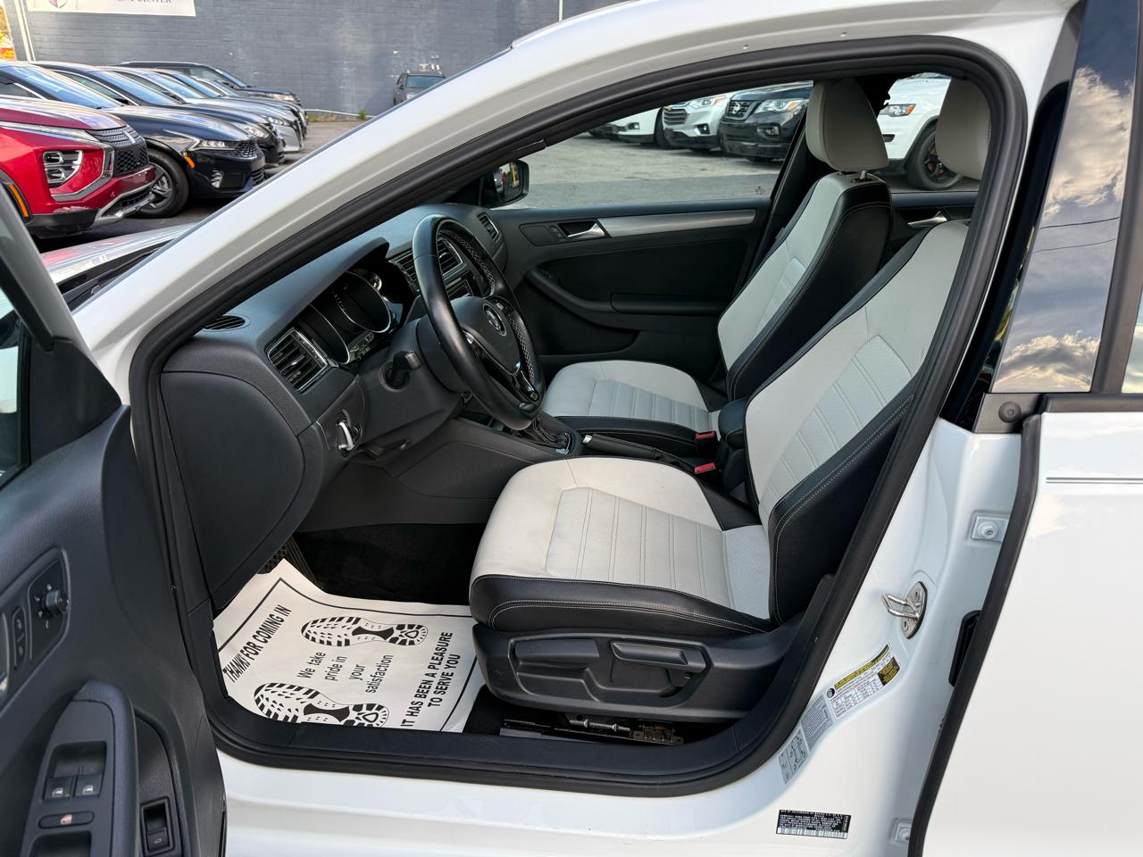 Volkswagen Jetta Sedan 4dr Auto 1.8T Sport PZEV 2016