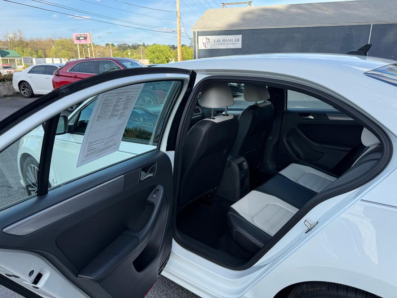 Volkswagen Jetta Sedan 4dr Auto 1.8T Sport PZEV 2016