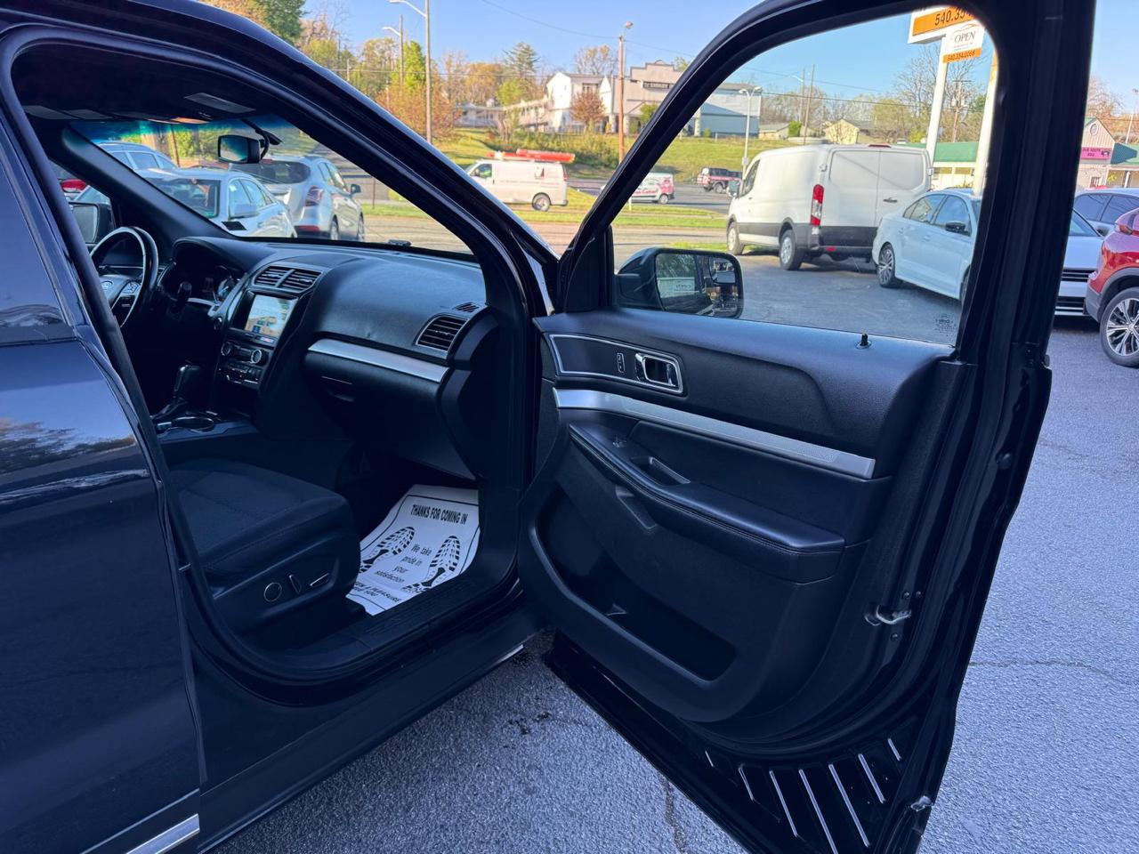 Ford Explorer XLT FWD 2017