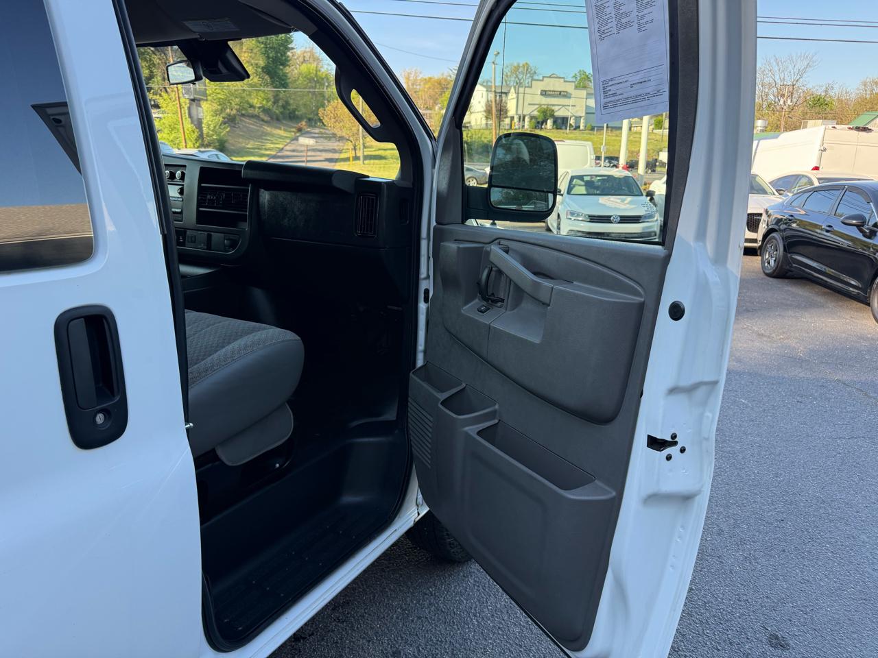 Chevrolet Express Cargo Van RWD 2500 135" 2019