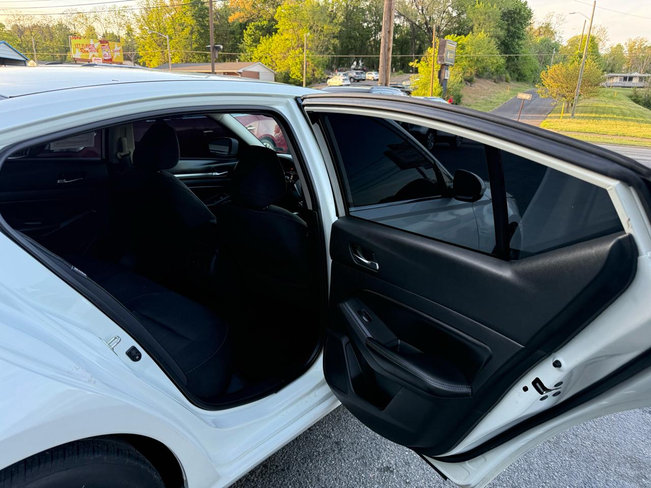 Nissan Altima 2.5 SV Sedan 2019