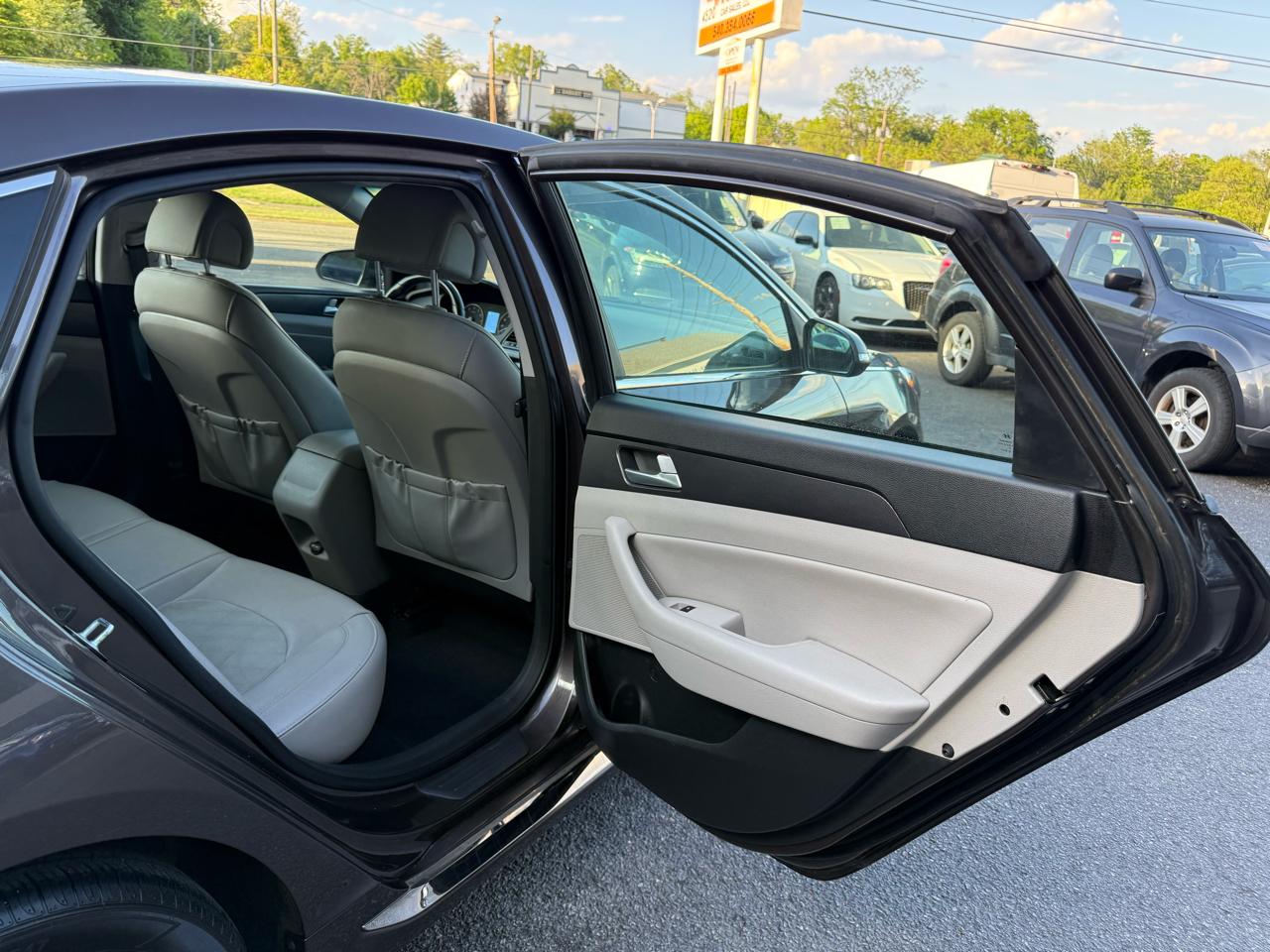 Hyundai Sonata 4dr Sdn 2.4L Sport PZEV 2015