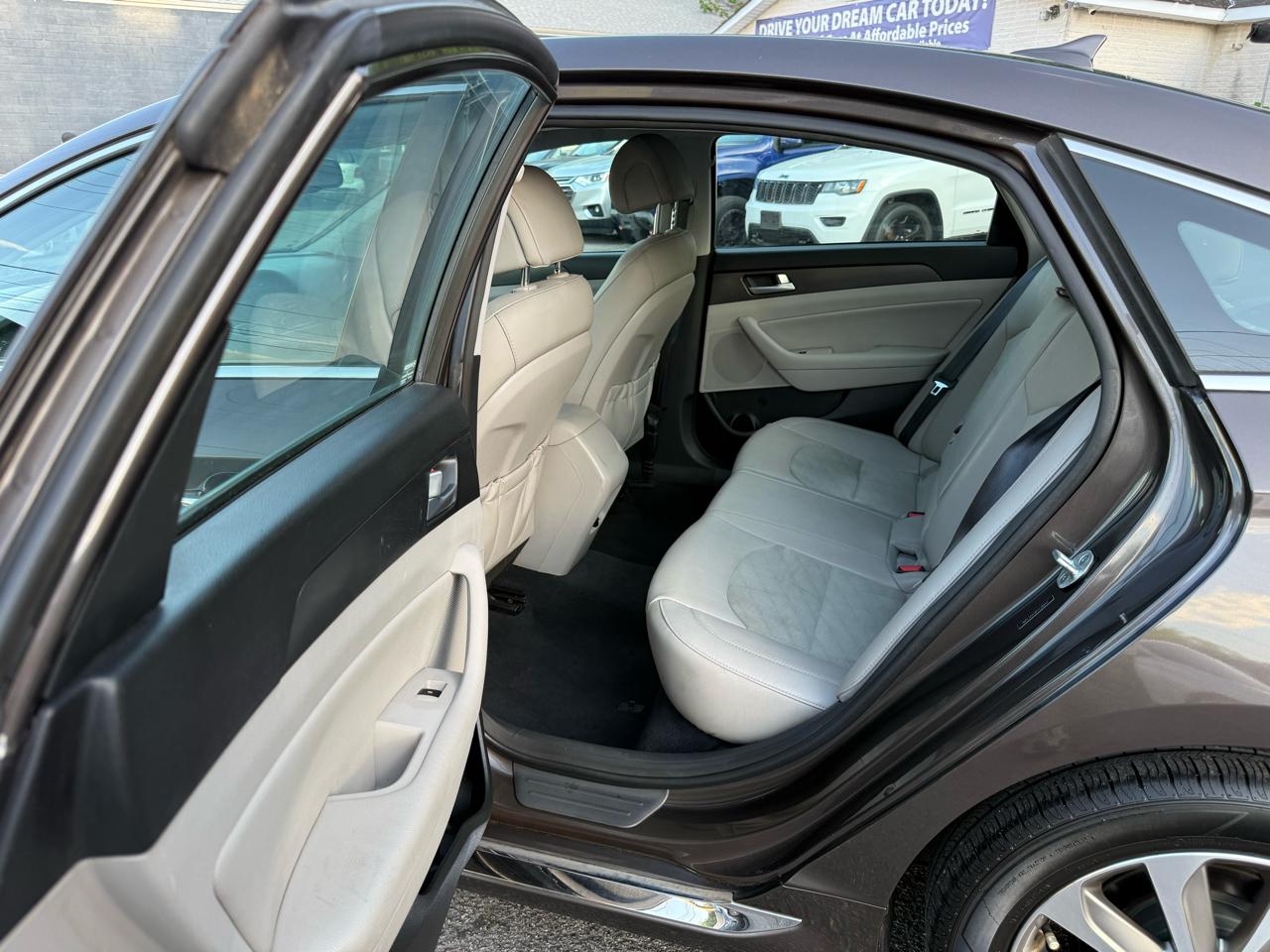 Hyundai Sonata 4dr Sdn 2.4L Sport PZEV 2015