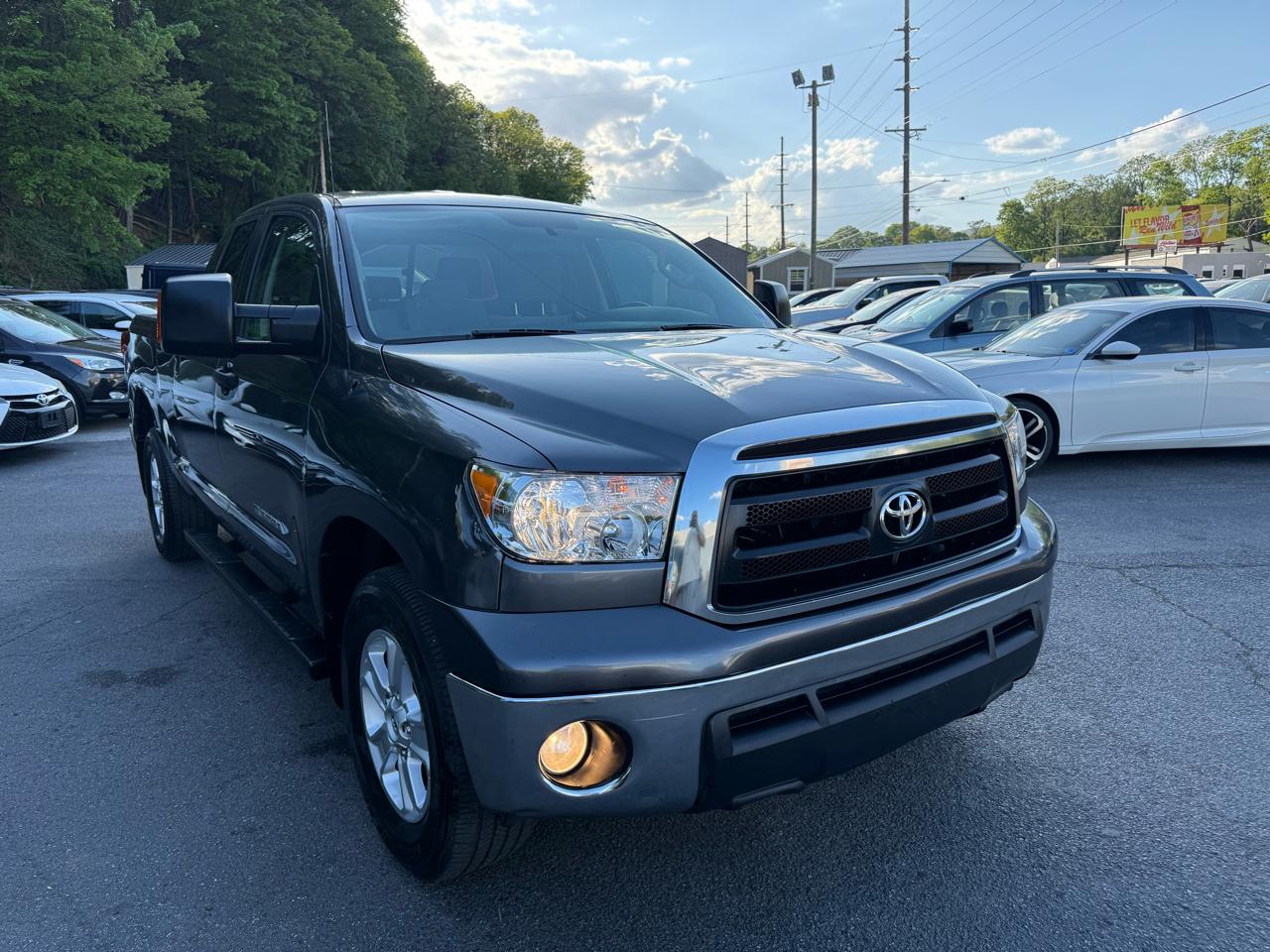 Toyota Tundra 2WD Truck Double Cab 4.6L V8 6-Spd AT (Natl) 2012