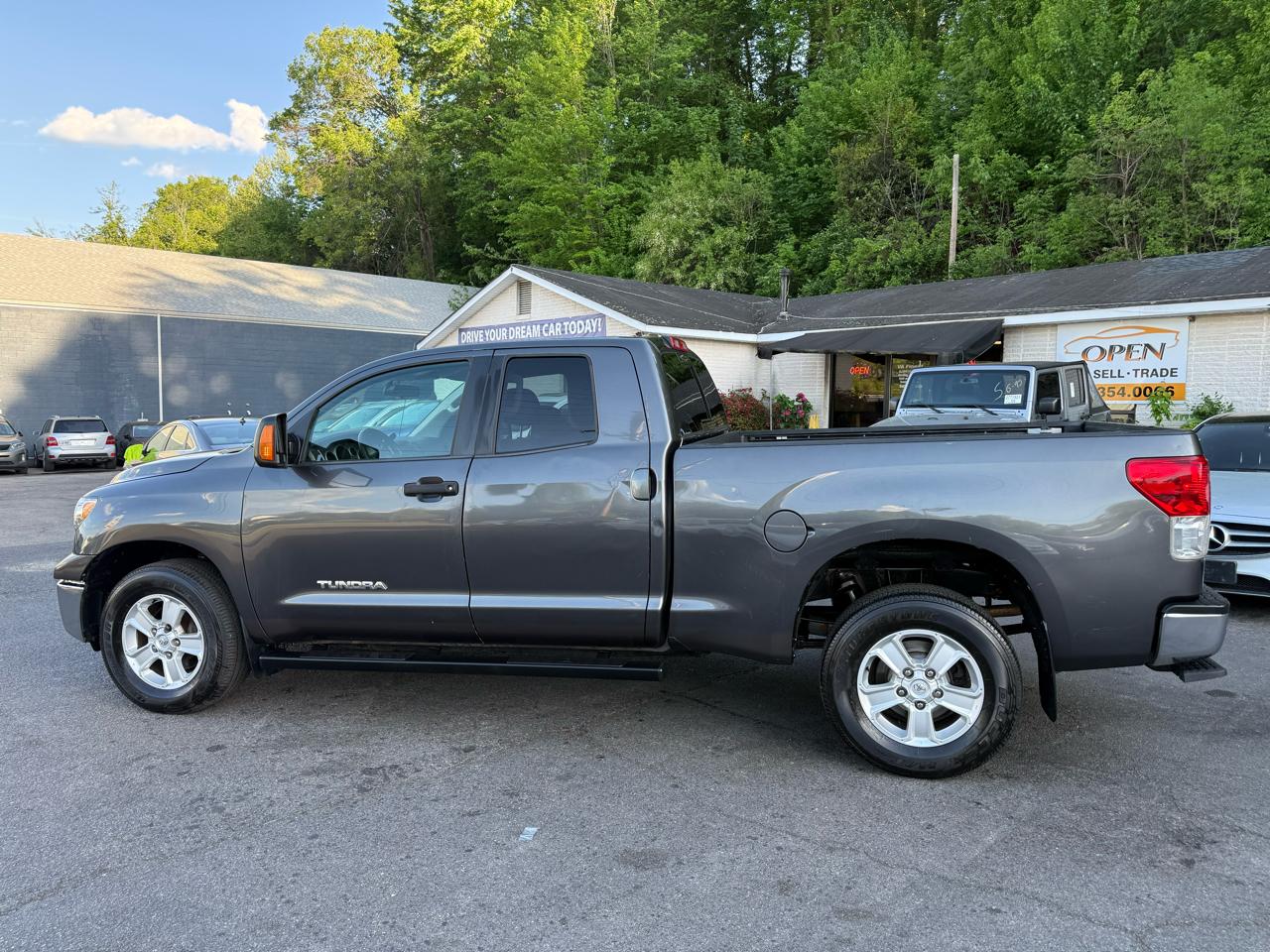 Toyota Tundra 2WD Truck Double Cab 4.6L V8 6-Spd AT (Natl) 2012