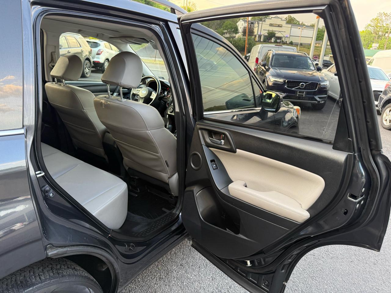 Subaru Forester 4dr Auto 2.5i Touring PZEV 2014