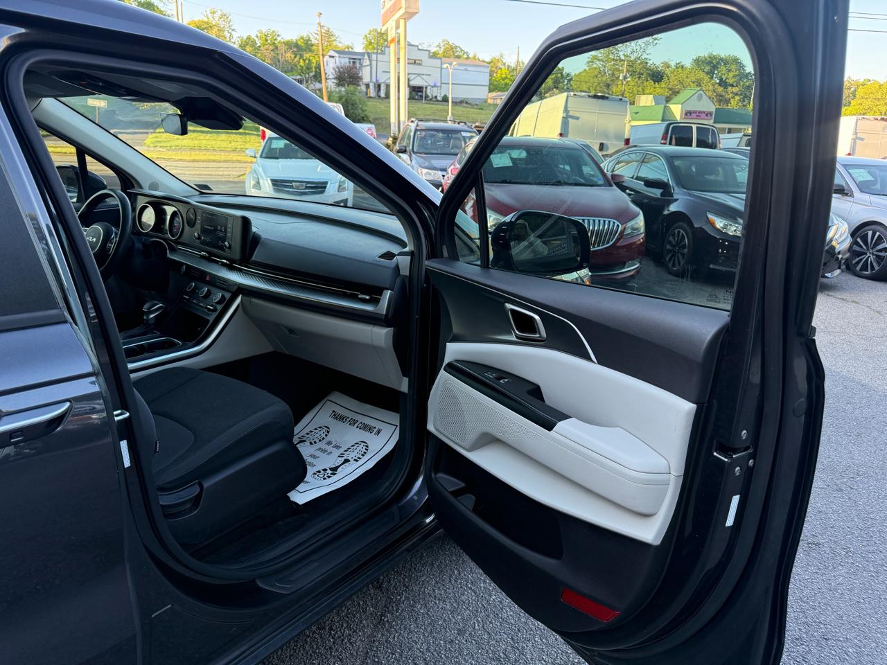 Kia Carnival LX FWD 2022