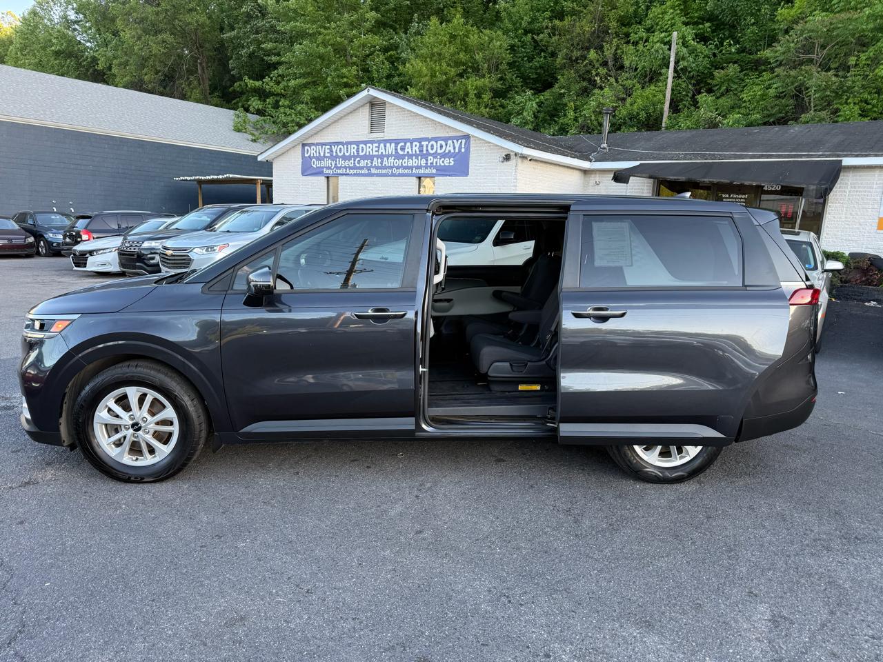 Kia Carnival LX FWD 2022