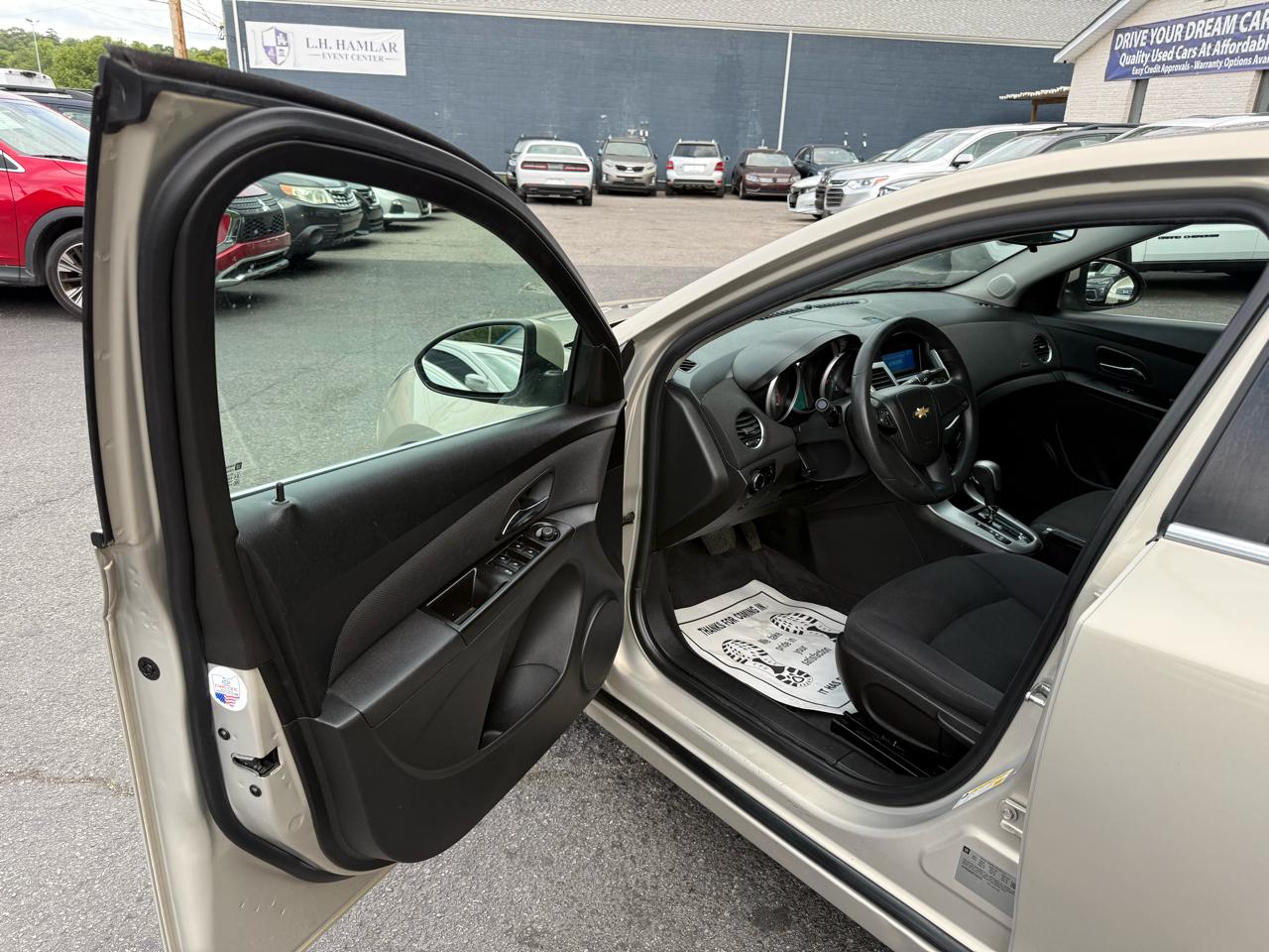 Chevrolet Cruze 4dr Sdn LT w/1FL 2012