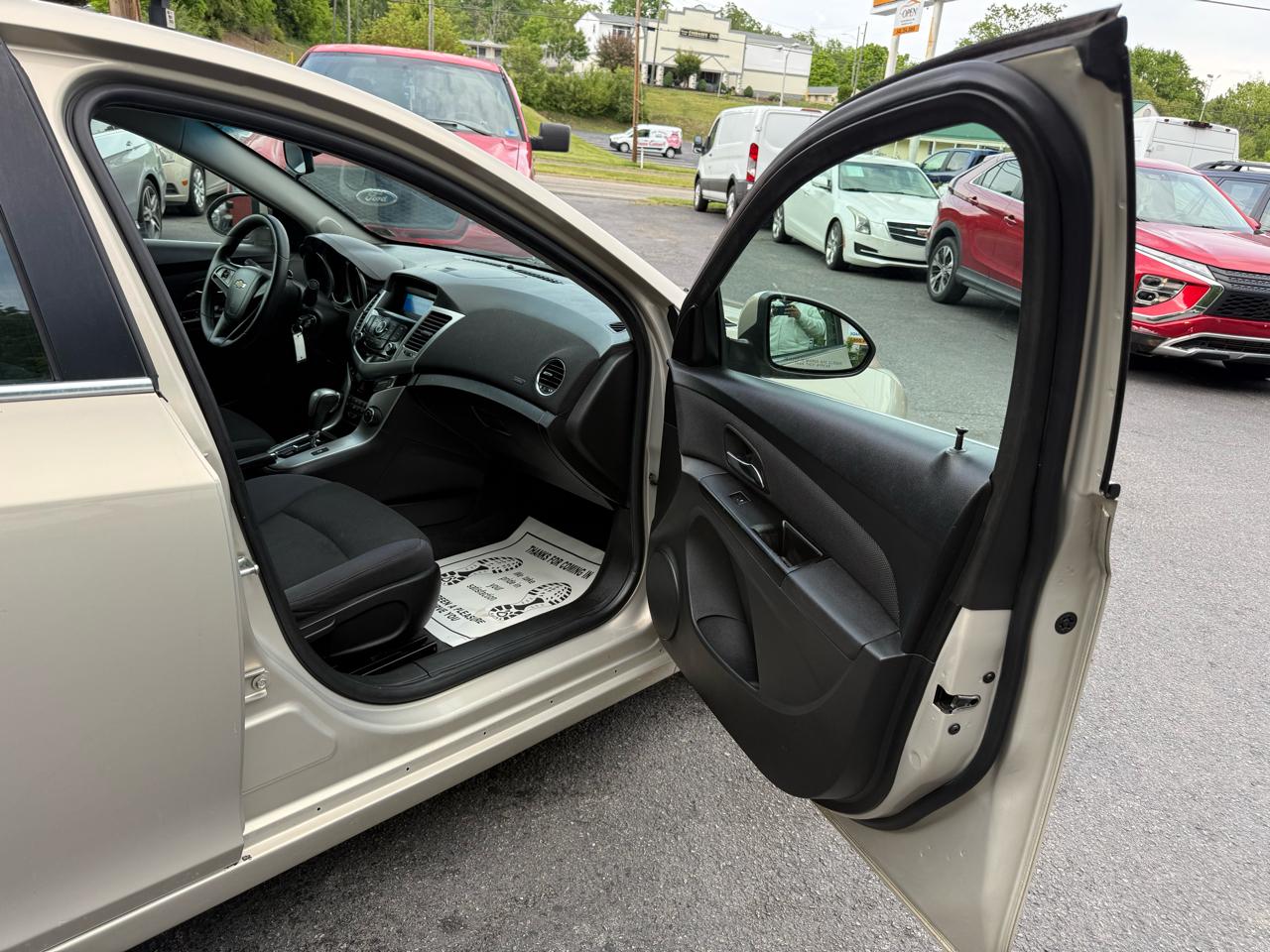 Chevrolet Cruze 4dr Sdn LT w/1FL 2012