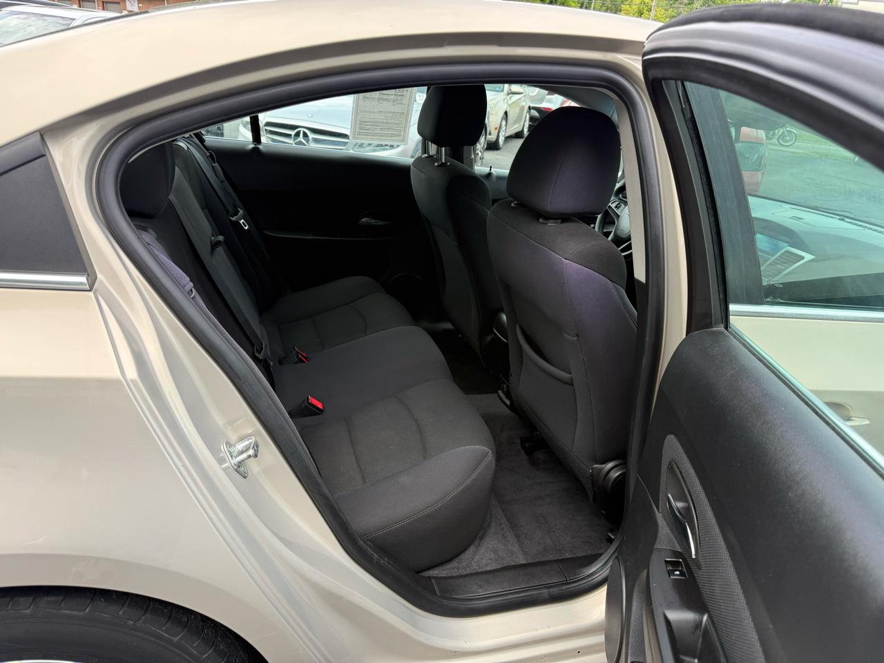 Chevrolet Cruze 4dr Sdn LT w/1FL 2012