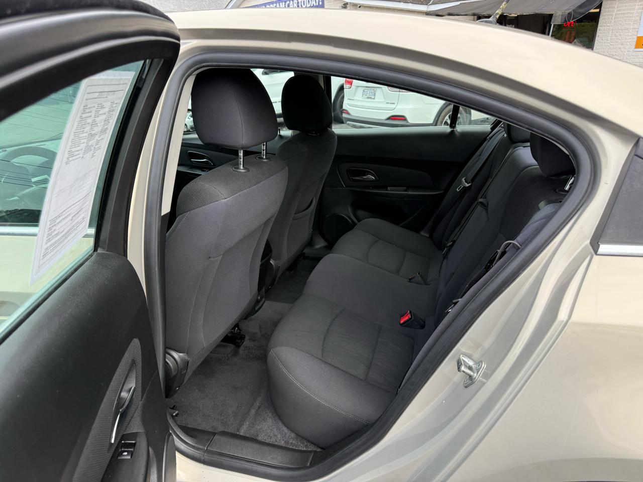 Chevrolet Cruze 4dr Sdn LT w/1FL 2012