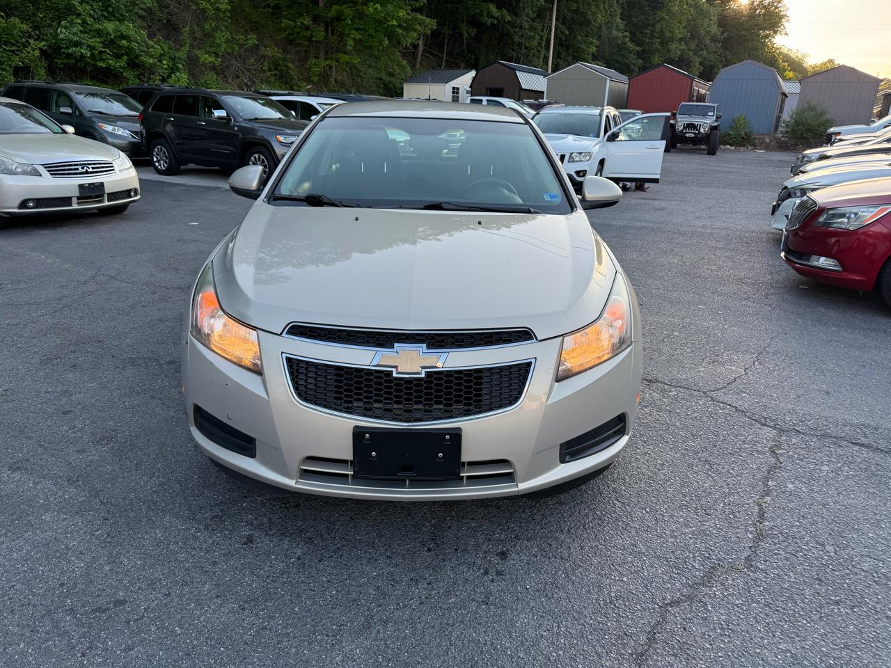 Chevrolet Cruze 4dr Sdn LT w/1LT 2011