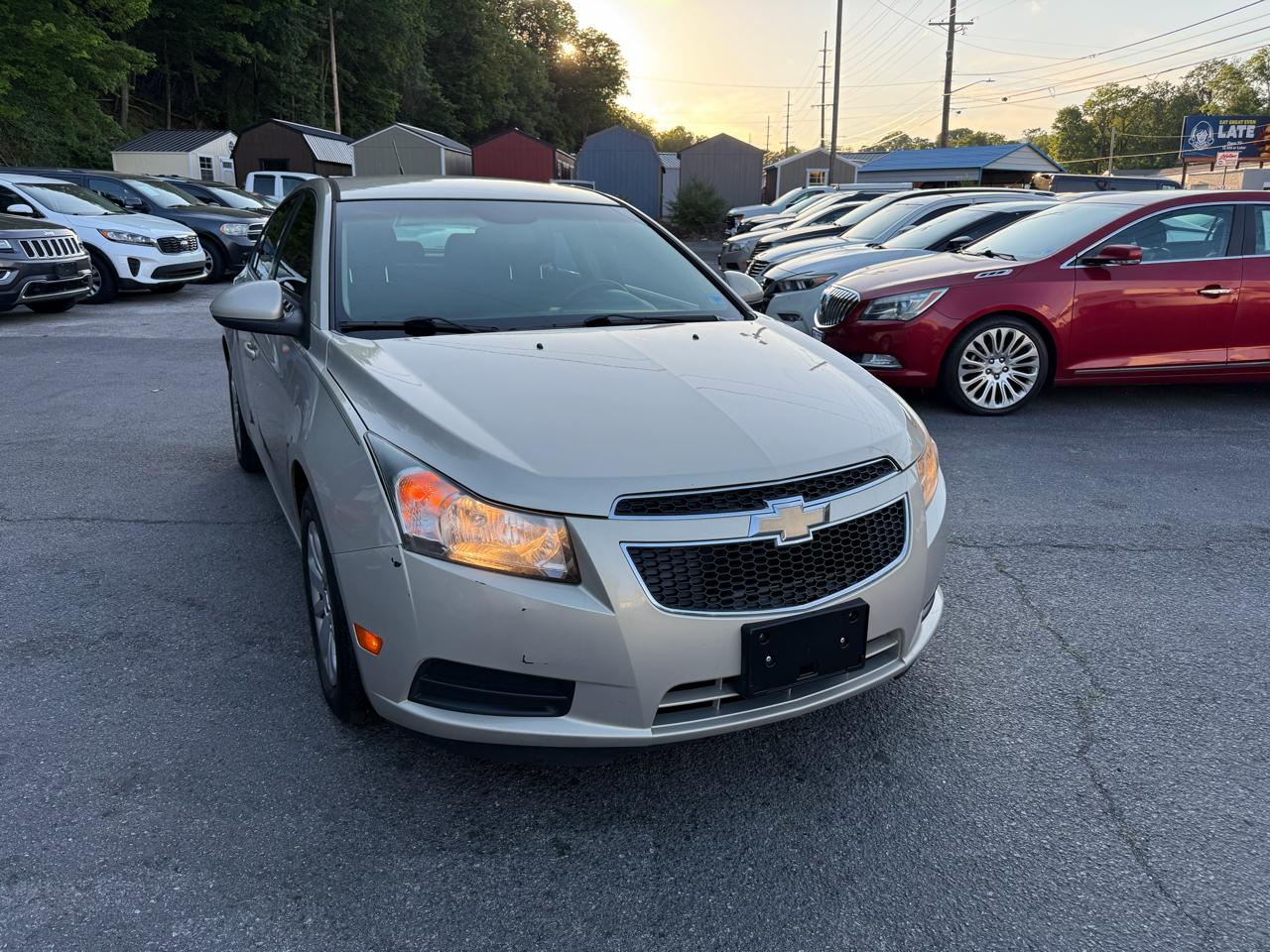 Chevrolet Cruze 4dr Sdn LT w/1LT 2011