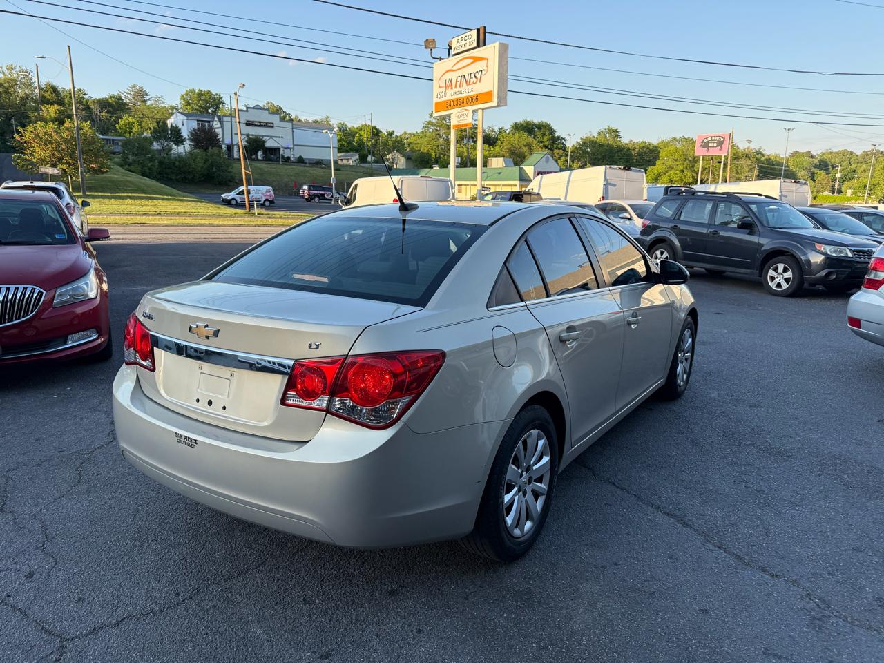 Chevrolet Cruze 4dr Sdn LT w/1LT 2011
