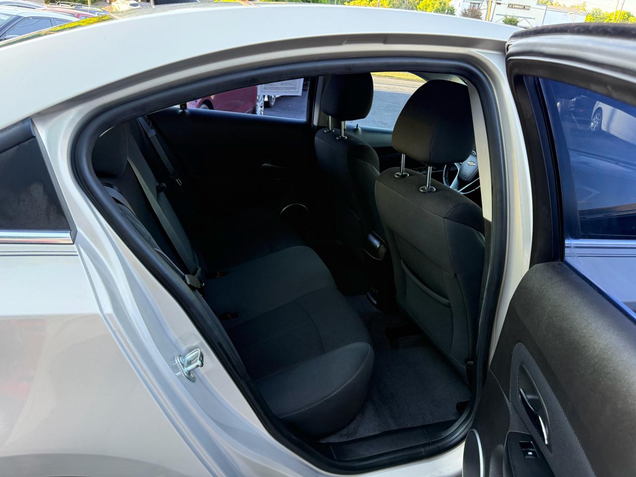 Chevrolet Cruze 4dr Sdn LT w/1LT 2011