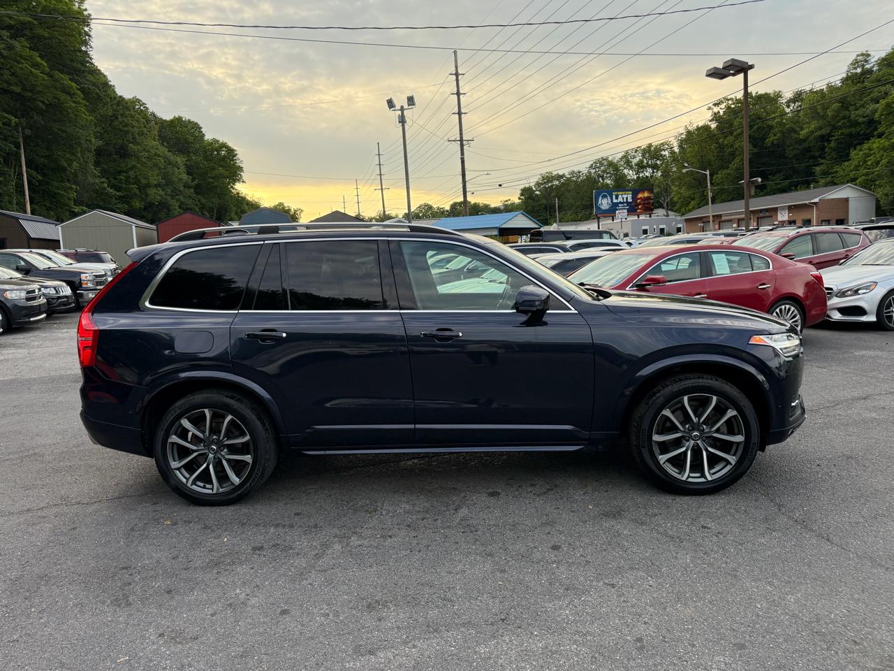 Volvo XC90 T6 AWD 7-Passenger Momentum 2017