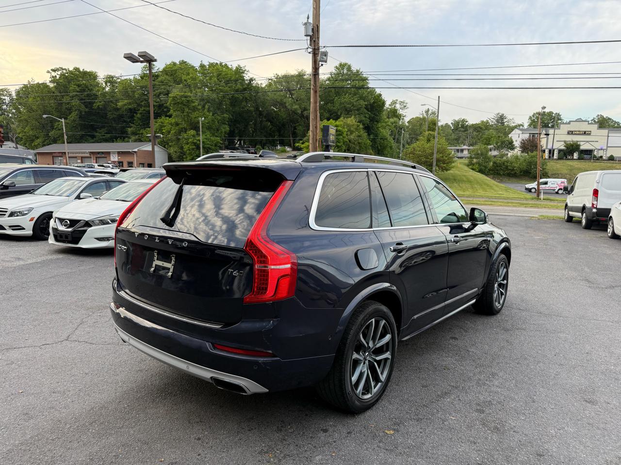 Volvo XC90 T6 AWD 7-Passenger Momentum 2017