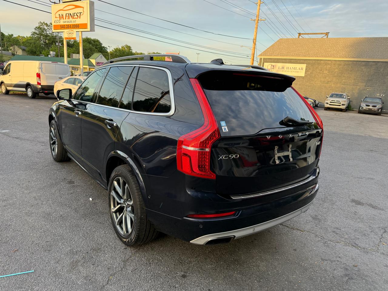 Volvo XC90 T6 AWD 7-Passenger Momentum 2017