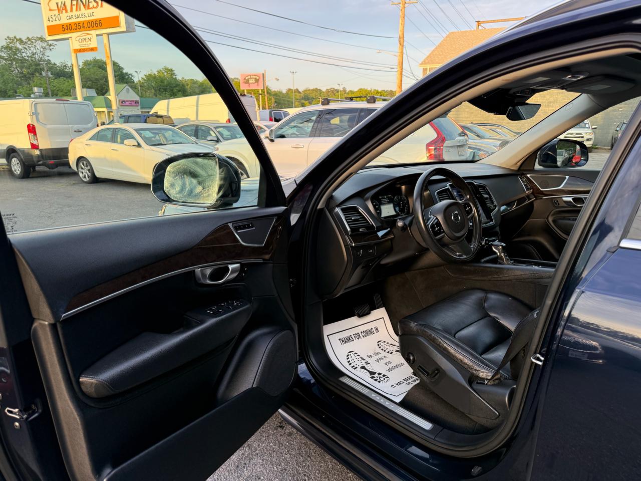 Volvo XC90 T6 AWD 7-Passenger Momentum 2017