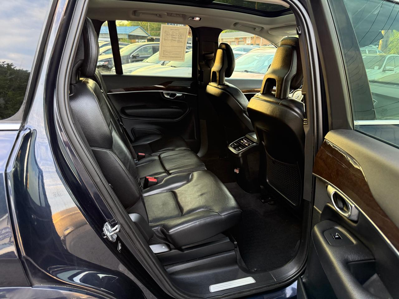 Volvo XC90 T6 AWD 7-Passenger Momentum 2017