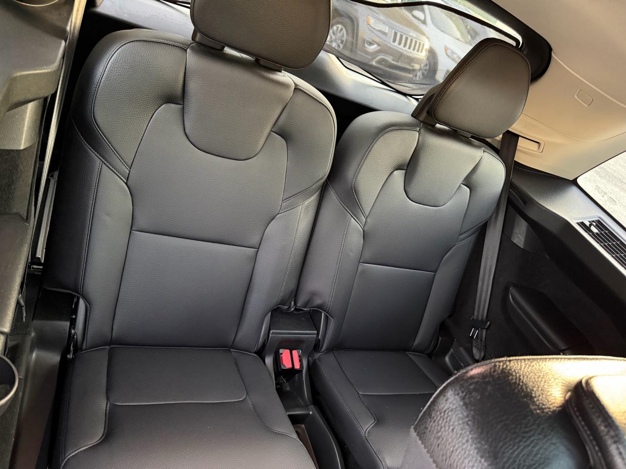 Volvo XC90 T6 AWD 7-Passenger Momentum 2017