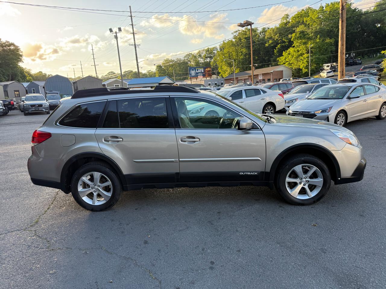 Subaru Outback 4dr Wgn H4 Auto 2.5i Limited 2014