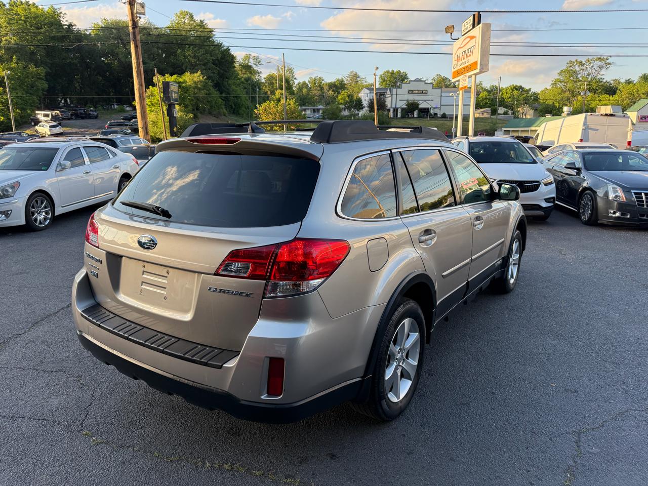 Subaru Outback 4dr Wgn H4 Auto 2.5i Limited 2014