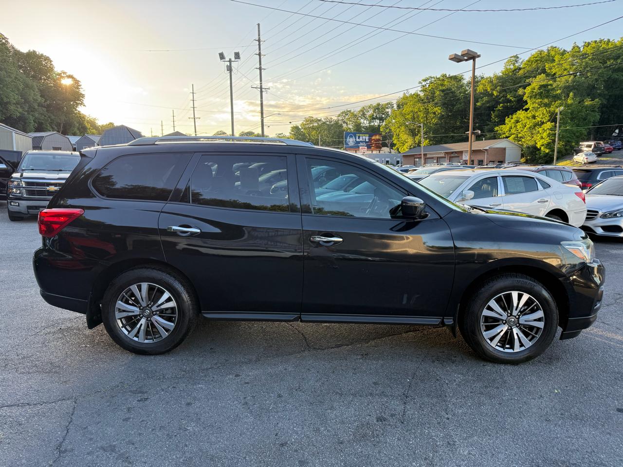Nissan Pathfinder FWD SV 2017