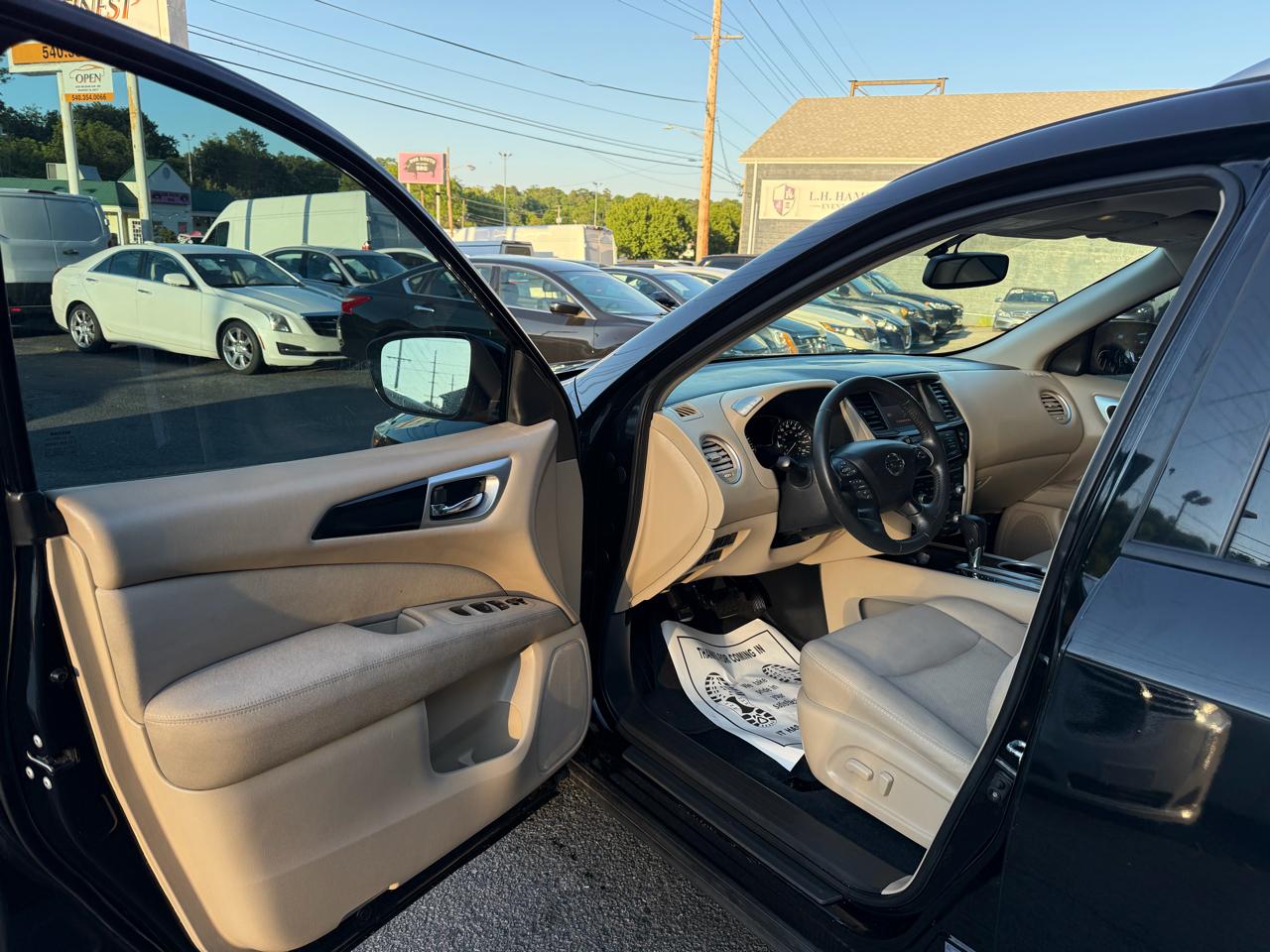 Nissan Pathfinder FWD SV 2017