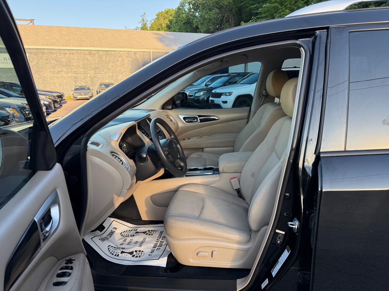 Nissan Pathfinder FWD SV 2017