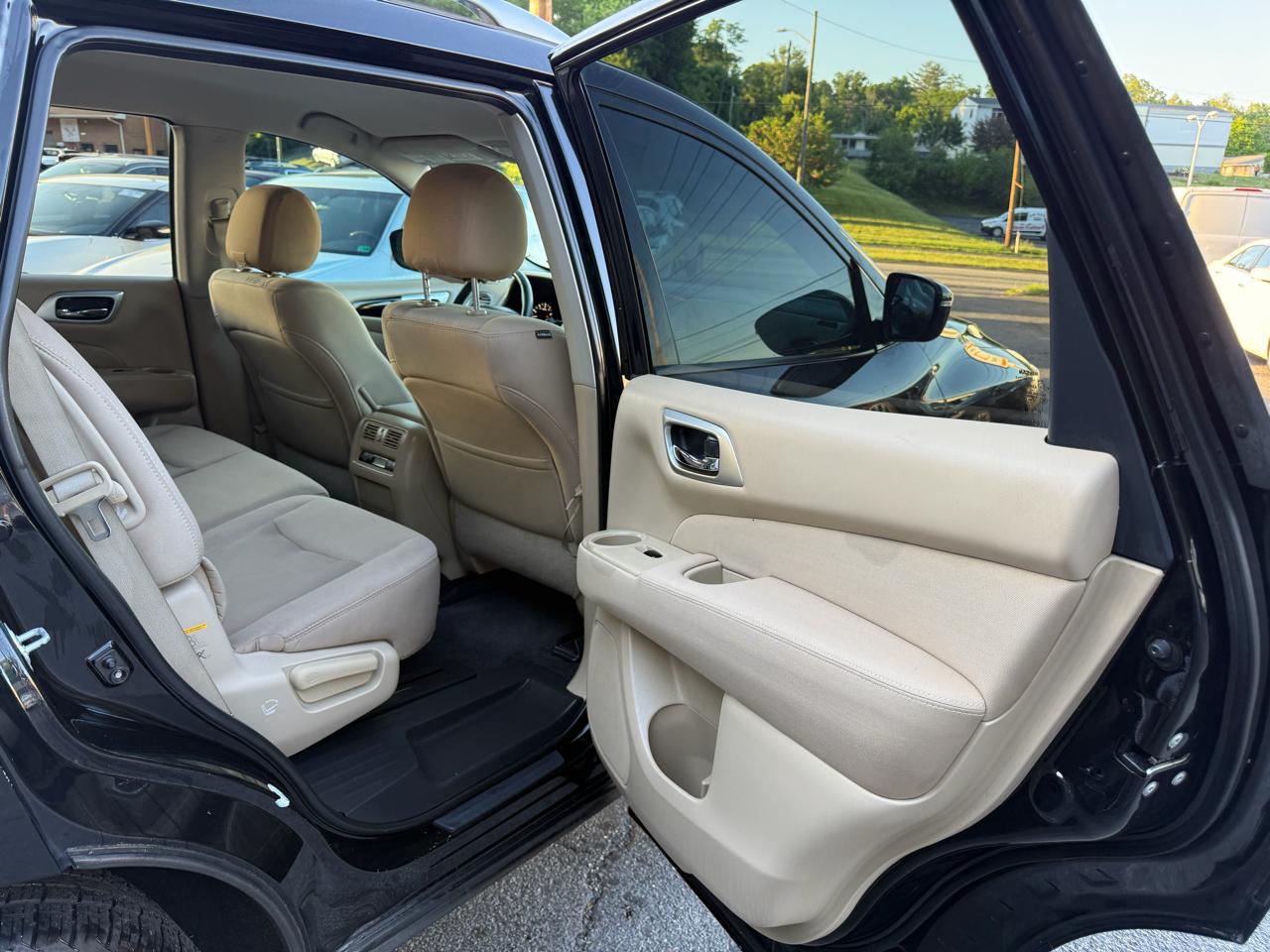 Nissan Pathfinder FWD SV 2017