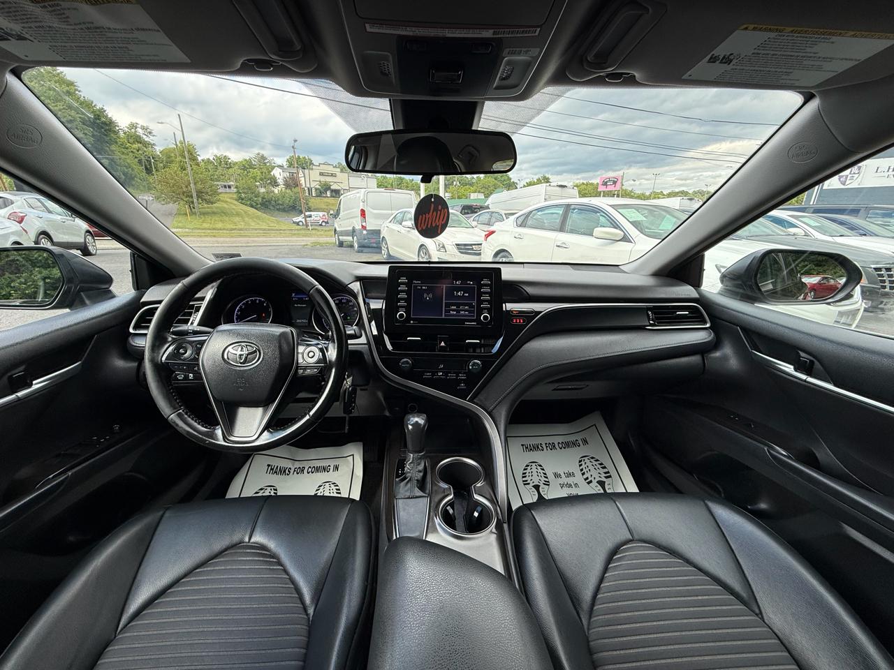 Toyota Camry SE Auto (Natl) 2021