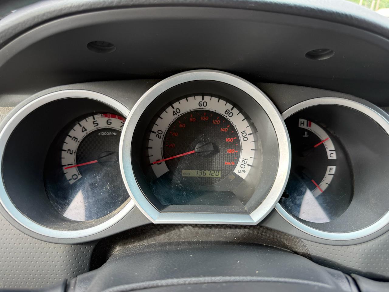 Toyota Tacoma 2WD Reg Cab I4 MT (Natl) 2012