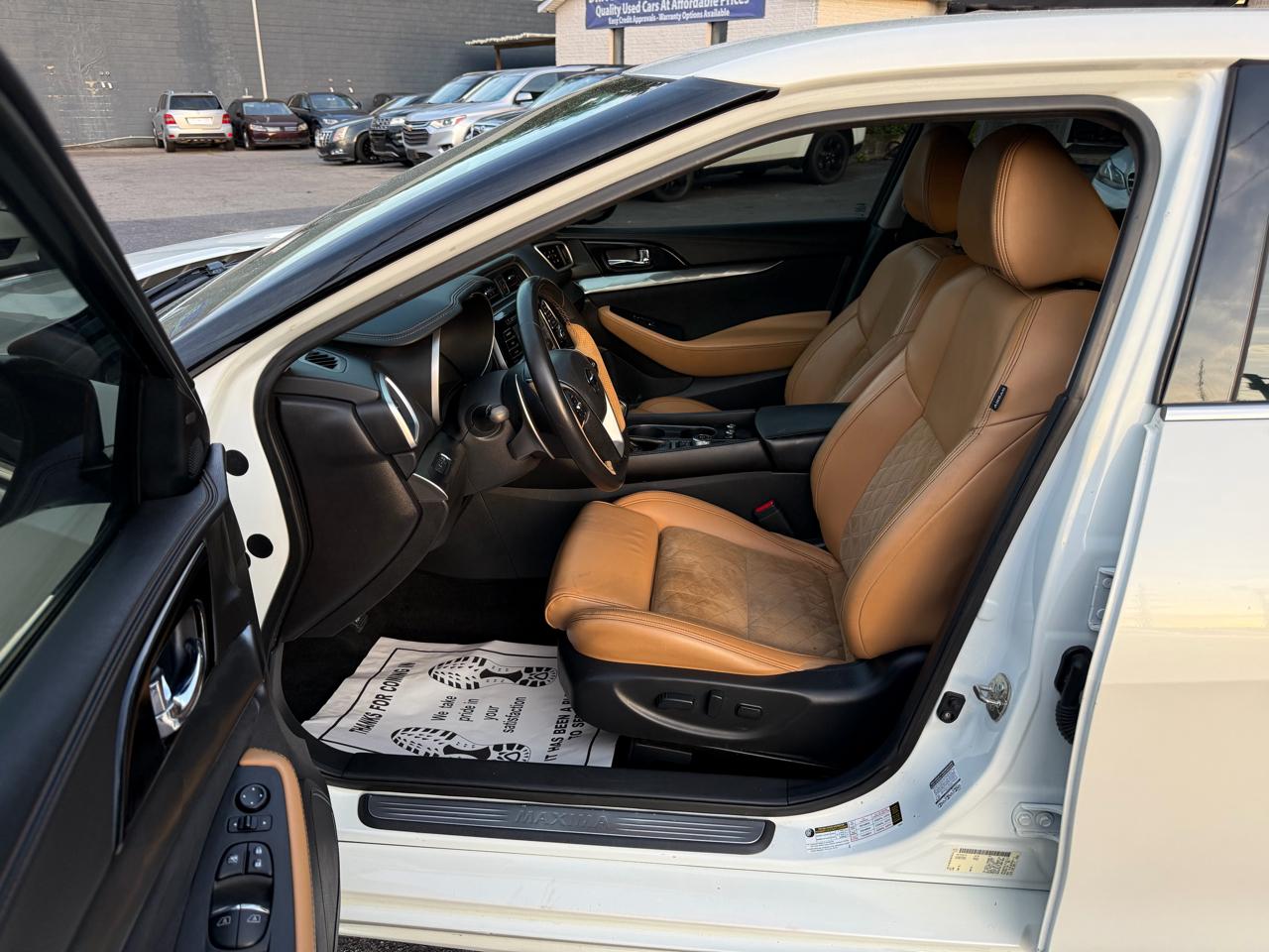 Nissan Maxima 4dr Sdn 3.5 SR 2016