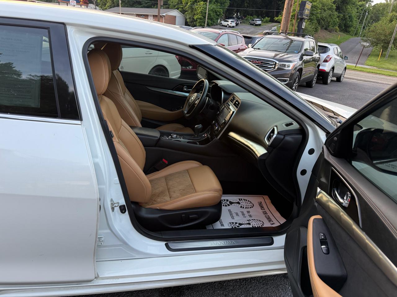 Nissan Maxima 4dr Sdn 3.5 SR 2016