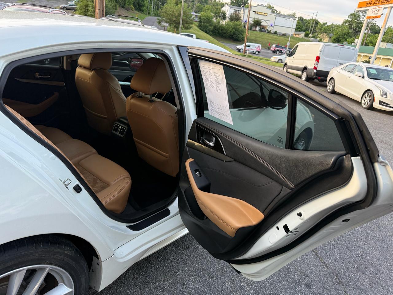 Nissan Maxima 4dr Sdn 3.5 SR 2016