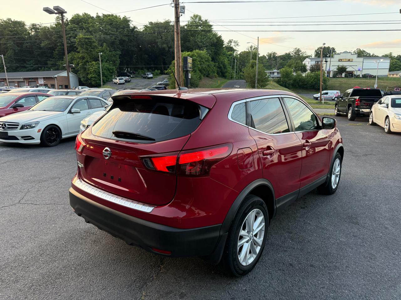 Nissan Rogue Sport FWD S 2018