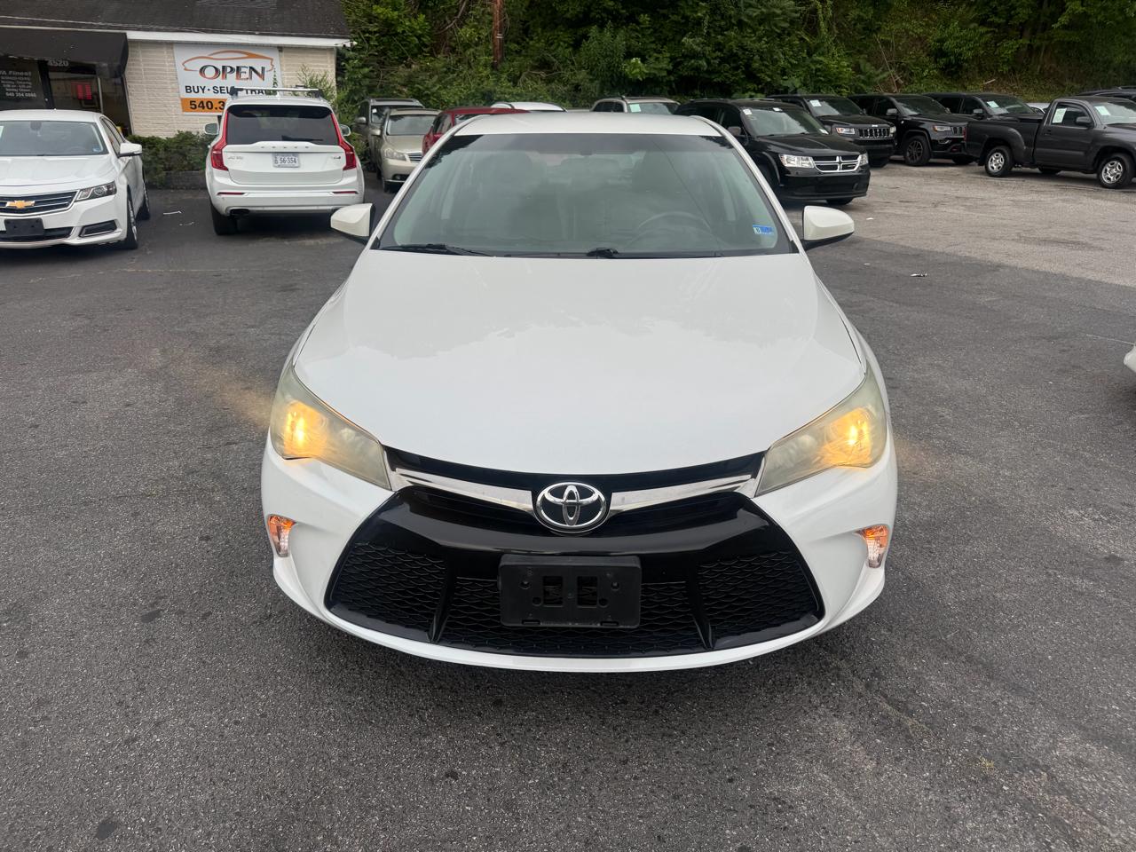 Toyota Camry 4dr Sdn I4 Auto SE w/Special Edition Pkg (Natl) 2016