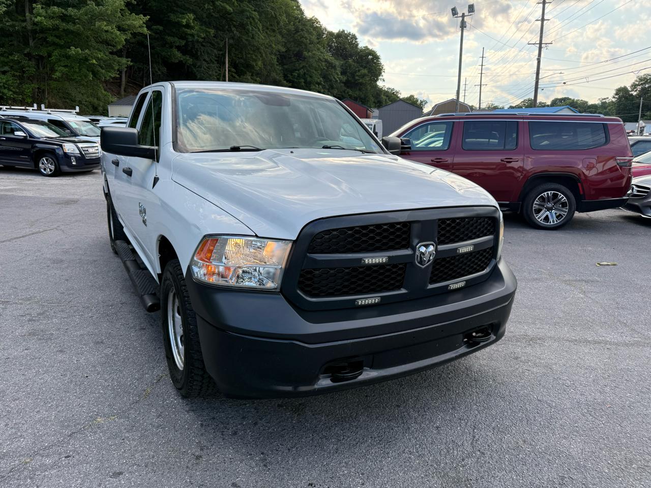 RAM 1500 Classic Tradesman 4x4 Quad Cab 6'4" Box 2019