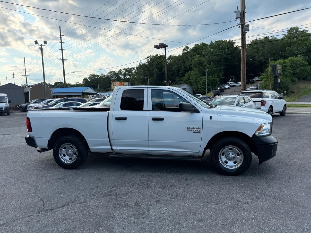 RAM 1500 Classic Tradesman 4x4 Quad Cab 6'4" Box 2019