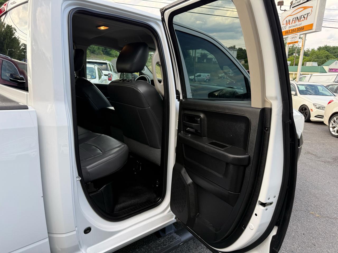 RAM 1500 Classic Tradesman 4x4 Quad Cab 6'4" Box 2019