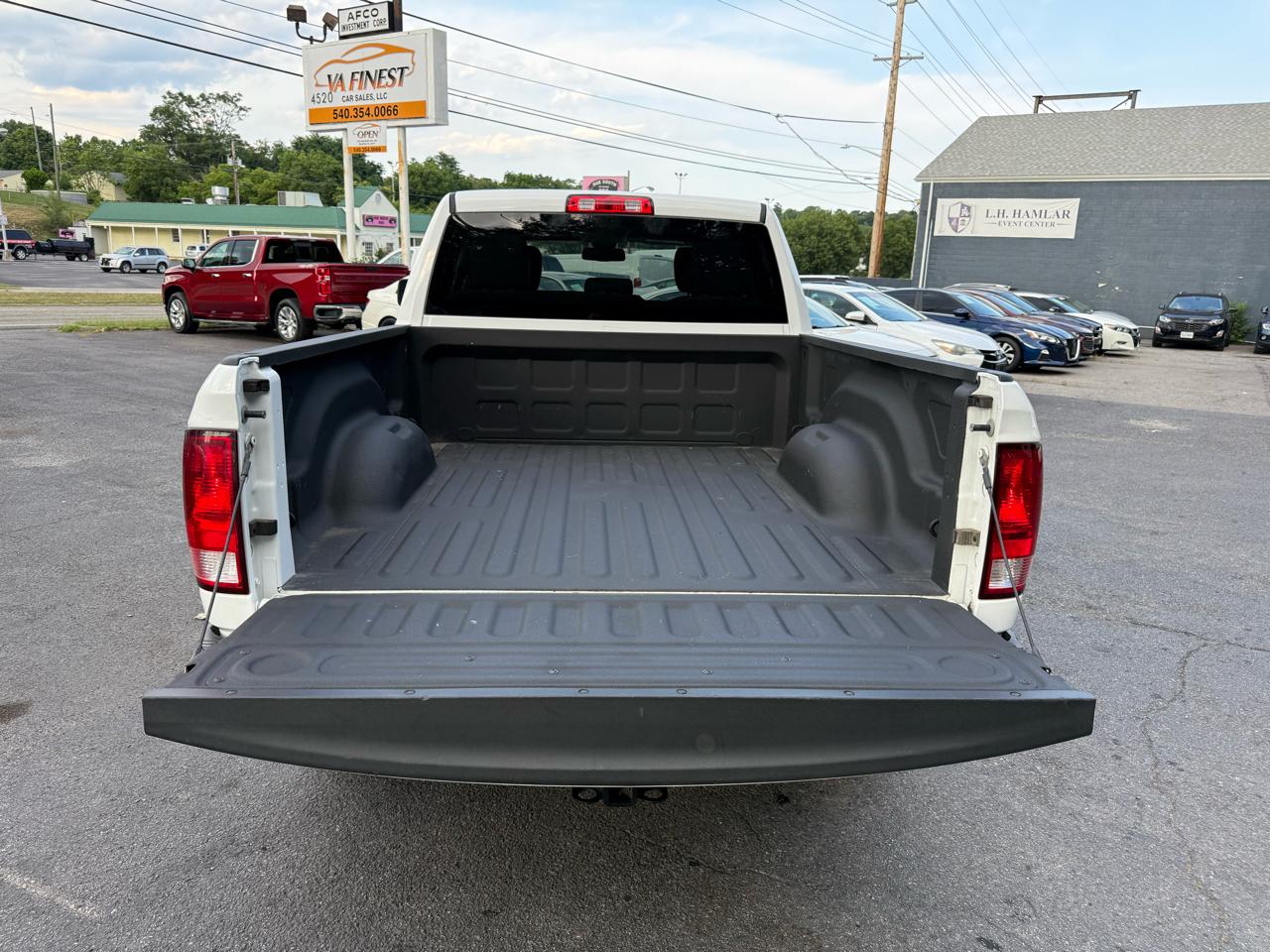 RAM 1500 Classic Tradesman 4x4 Quad Cab 6'4" Box 2019