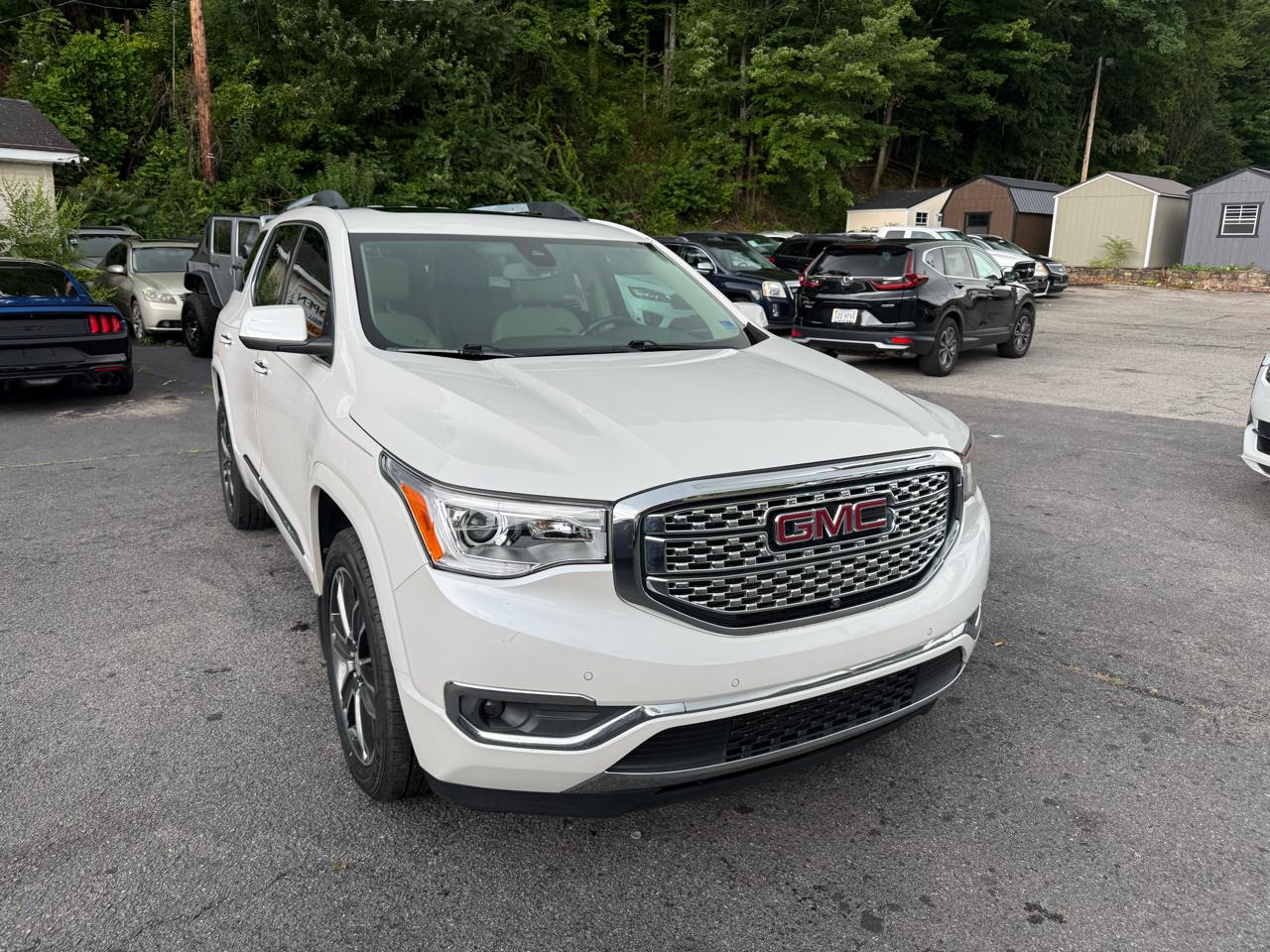 GMC Acadia FWD 4dr Denali 2017