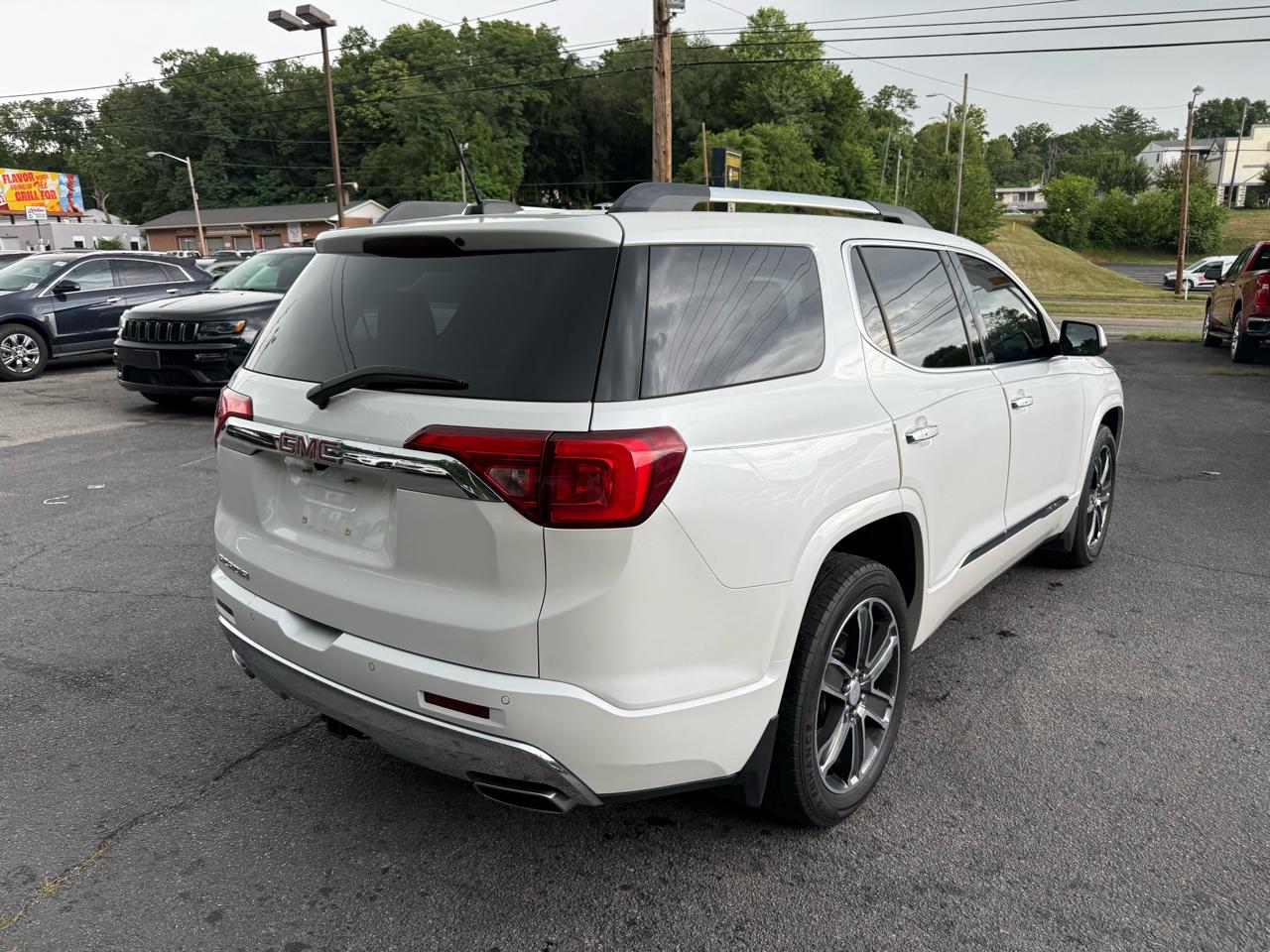 GMC Acadia FWD 4dr Denali 2017
