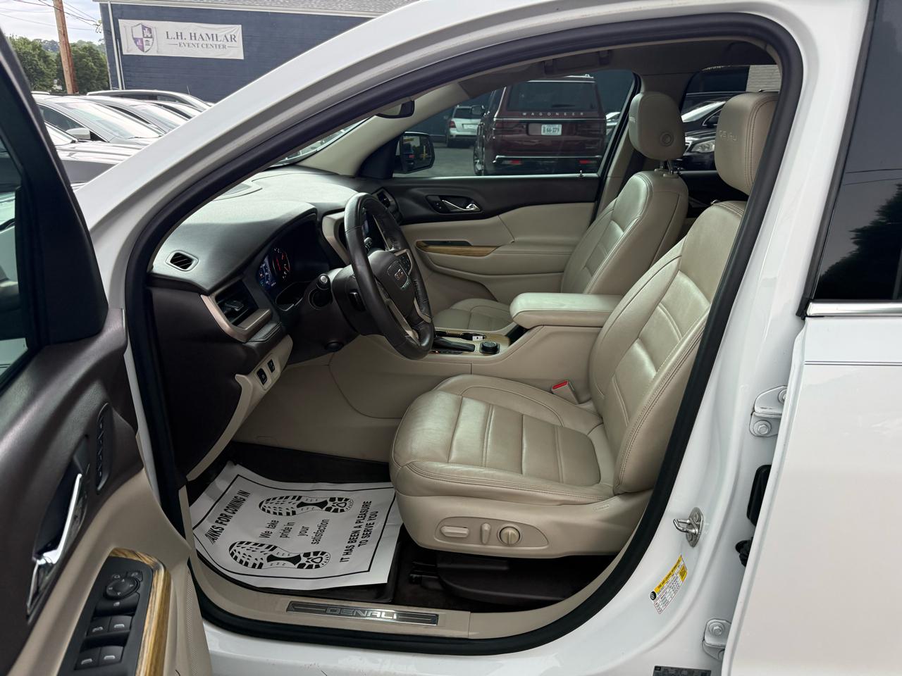 GMC Acadia FWD 4dr Denali 2017
