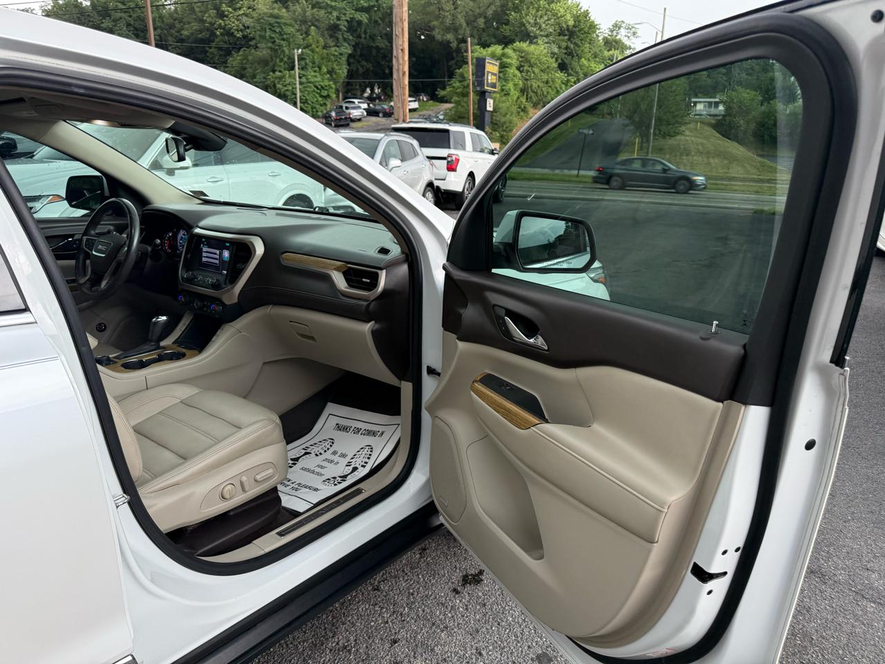 GMC Acadia FWD 4dr Denali 2017